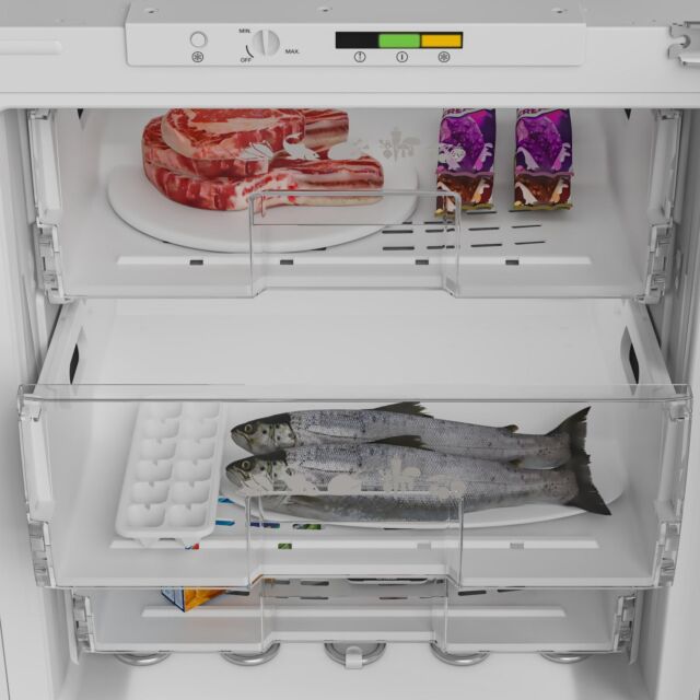 BLOMBERG FSE1654IU Built Under Freezer