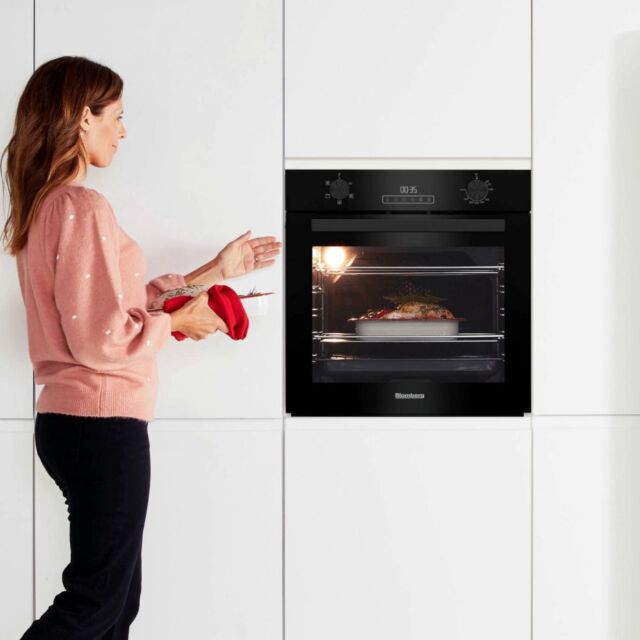BLOMBERG ROEN8201B Single Oven