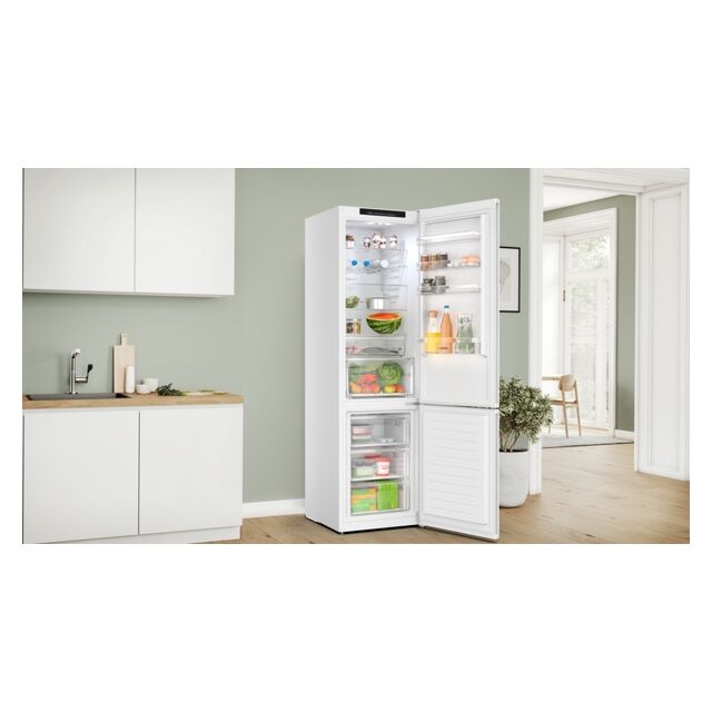 BOSCH KGN392WDFG 60cm Fridge Freezer in White