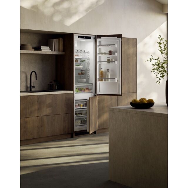 LIEBHERR ICND5603 194cm High Integrated Fridge Freezer Fixed Door