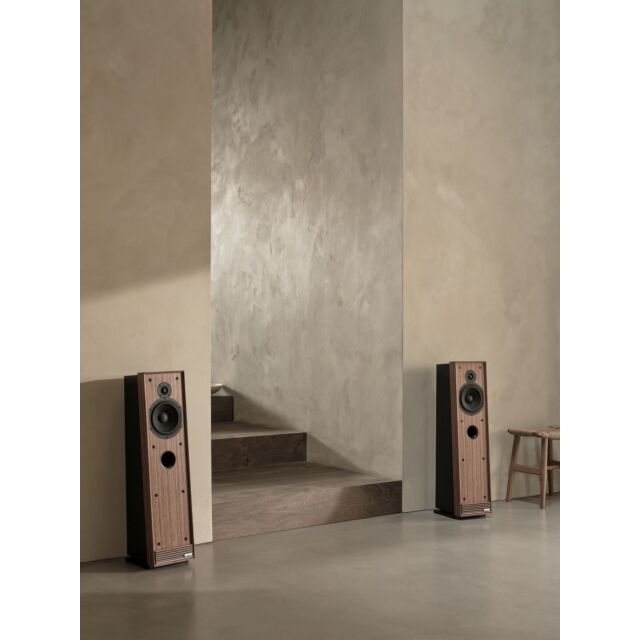 Ruark Audio Talisman-R Floorstanding Speakers Walnut