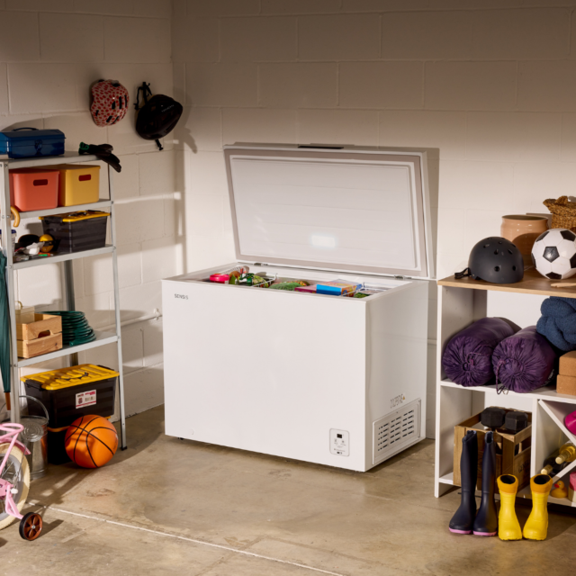 SENSIS RFCHT01F300EW 111cm Chest Freezer